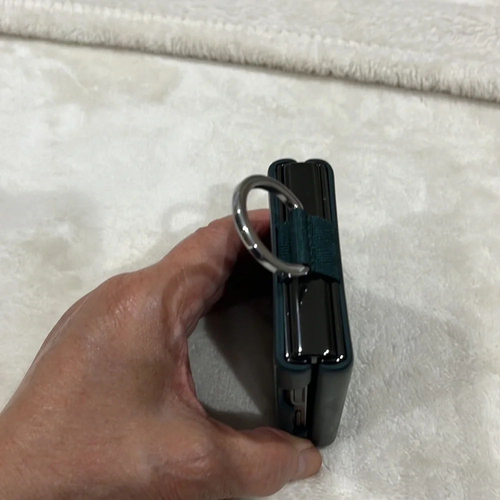 COPY - Sacrifice sale New Model Samsung Flip 4 w cover in hunter green
